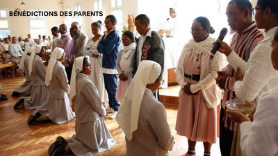 Bénédictions des parents avant de leur engagement