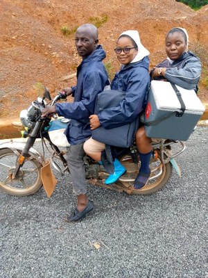 SOA IHANY FA MANANA MOTO IZAHAY   (FITAOVAM-PITATERANA  HANY AZO AMPIASAINA) ..... SY NY MPAMILY ZA-DRAHARAHA !